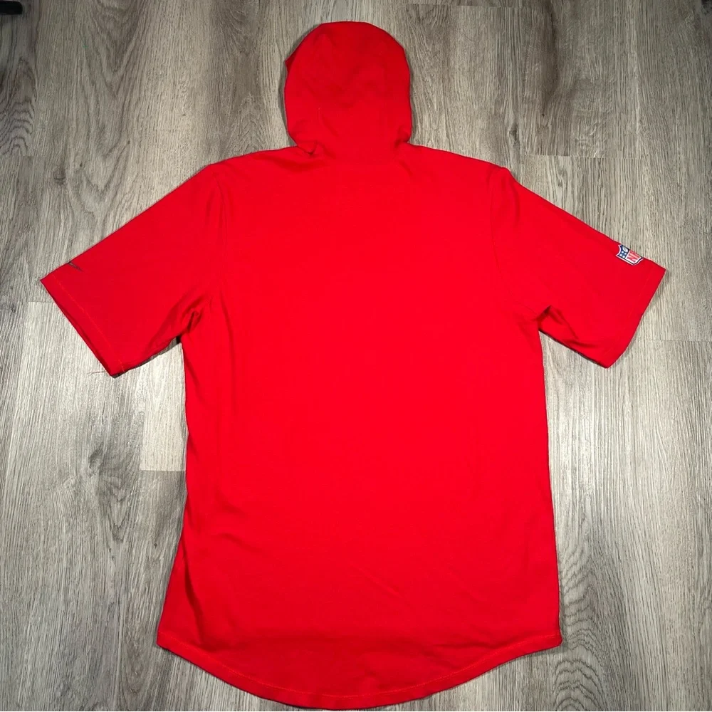 Tampa Bay Buccaneers Nike‎ On-Field Short Sleeve Hoodie Tshirt Mens Medium Red
